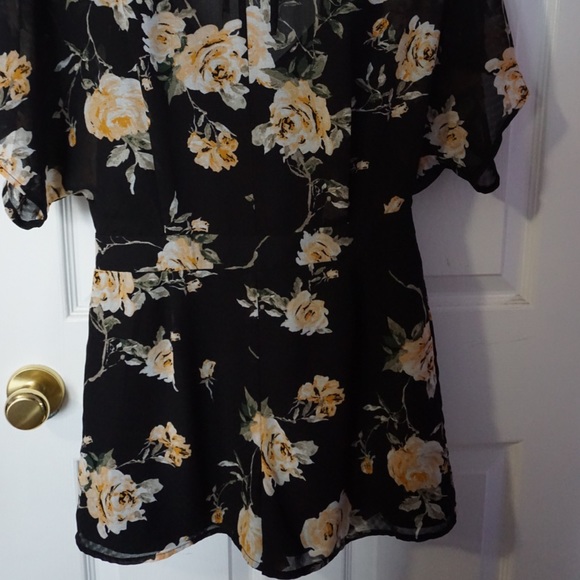 ROMPER - Picture 2 of 3